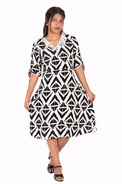 NIFTY SOUL DRESS WITH TIE SLEEVE